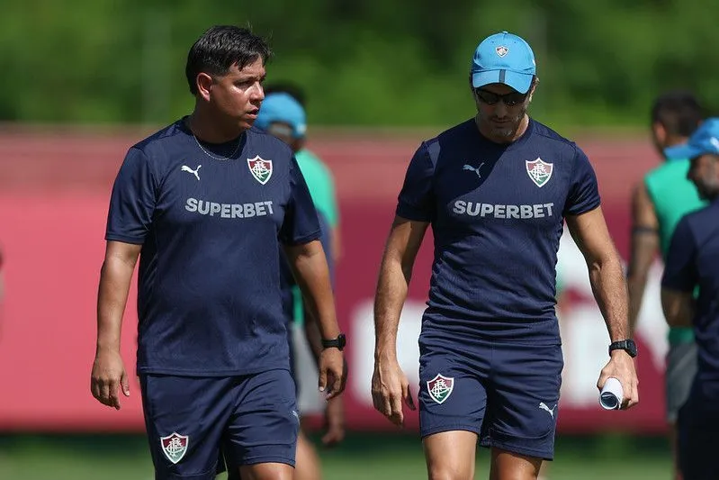 Fluminense x Vasco: Zubeldía tem incertezas na escalação da zaga para o clássico