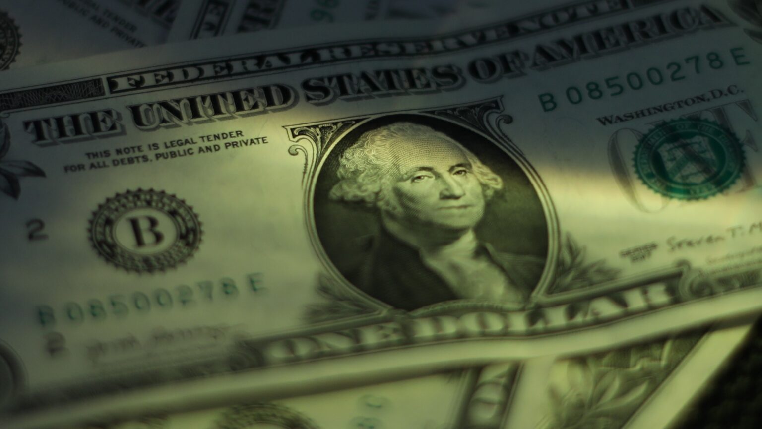 Guerra no Irã: Dólar atinge R$ 5,20 e petróleo dispara em meio a tensões globais Guerra no Irã: Dólar atinge R$ 5,20 e petróleo dispara em meio a tensões globais