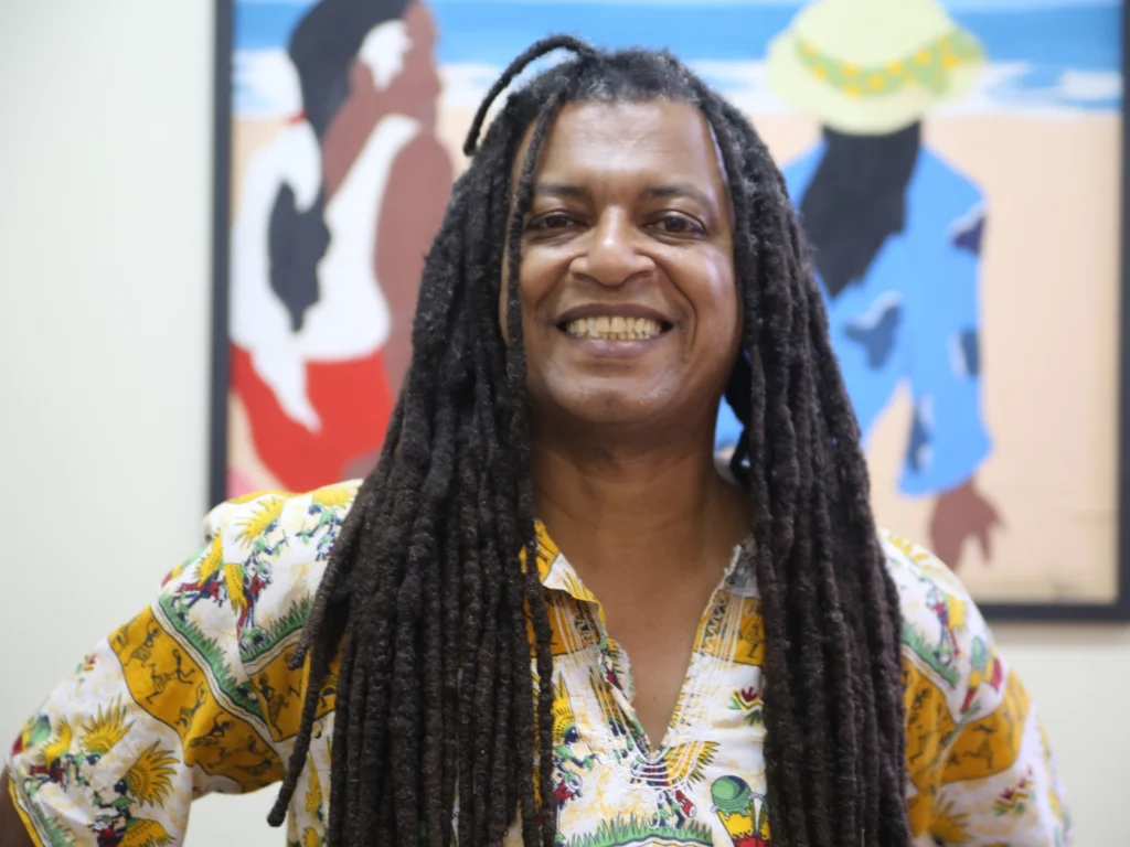 História Inspiradora de Julinho Barroso: Produtor Cultural Injustamente Preso por 9 Anos