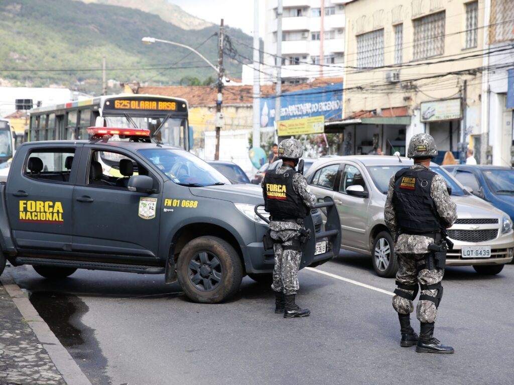 Impacto da Violência Armada no Acesso à Educação: 188 Mil Estudantes Afetados no Rio
