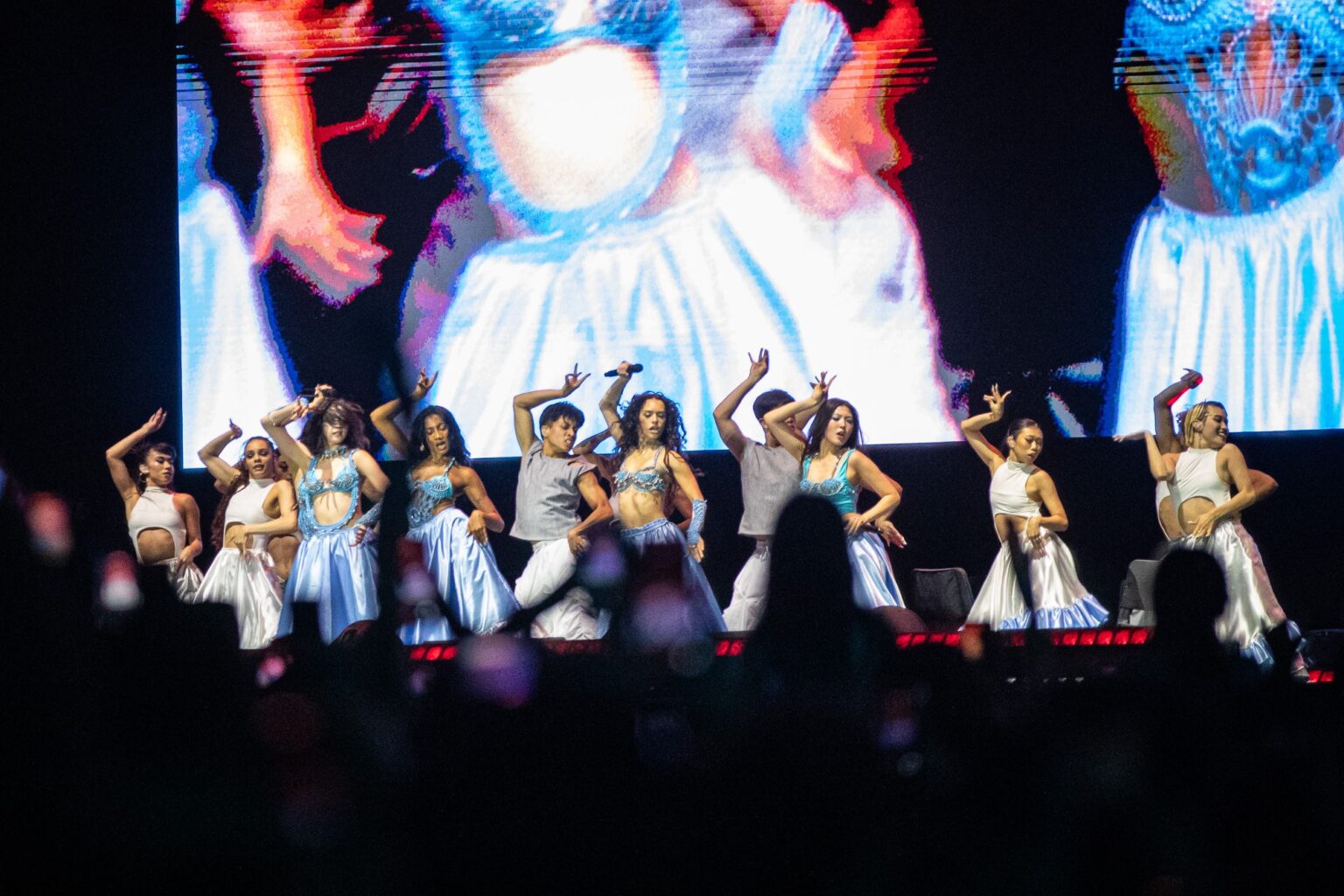 KATSEYE Brilha no Lolla com Coreografias Precisas, mas Deixa a Desejar