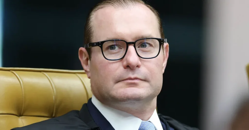 Ministro Zanin Suspende Eleições Indiretas para Governador do RJ