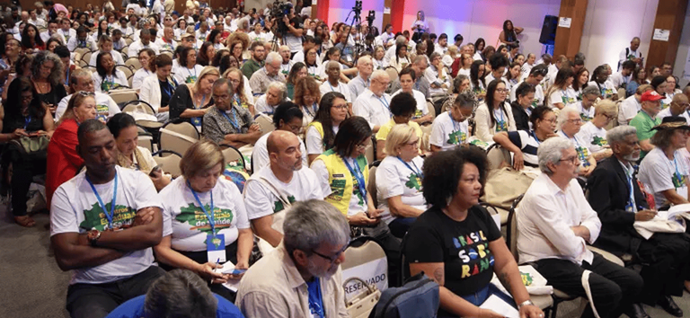 Mobilização no Rio de Janeiro Defende o SUS com Mais de 600 Participantes