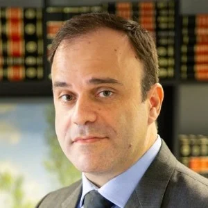 O Direito à Saúde: Inovações e Desafios da Polilaminina O Direito à Saúde: Inovações e Desafios da Polilaminina