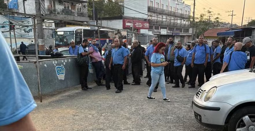 Paralisação de Motoristas da Paranapuan Afeta Transporte na Ilha do Governador