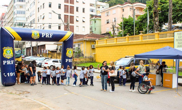 Parceria pela Educação no Trânsito: PRF e Prefeitura de Petrópolis se Unem