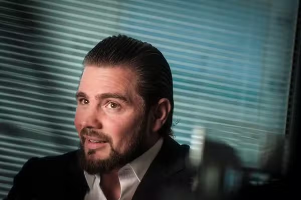 Prisão de Vorcaro: Alerta da Transparência Internacional Sobre a Infiltração do Crime no Estado