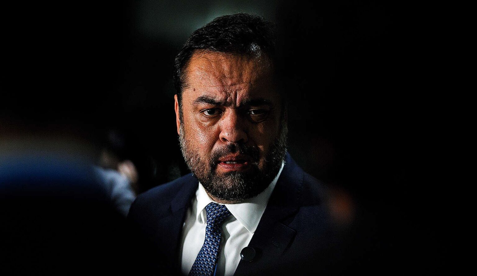 Renúncia de Castro Cria Cenário Decisivo Para Sucessão Política no Rio