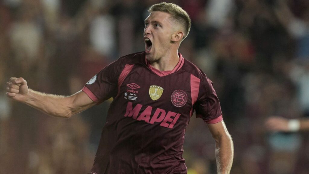 Rodrigo Castillo, Carrasco do Flamengo, se Apresenta ao Fluminense: ‘Um Grande Passo na Carreira’ Rodrigo Castillo, Carrasco do Flamengo, se Apresenta ao Fluminense: 'Um Grande Passo na Carreira'