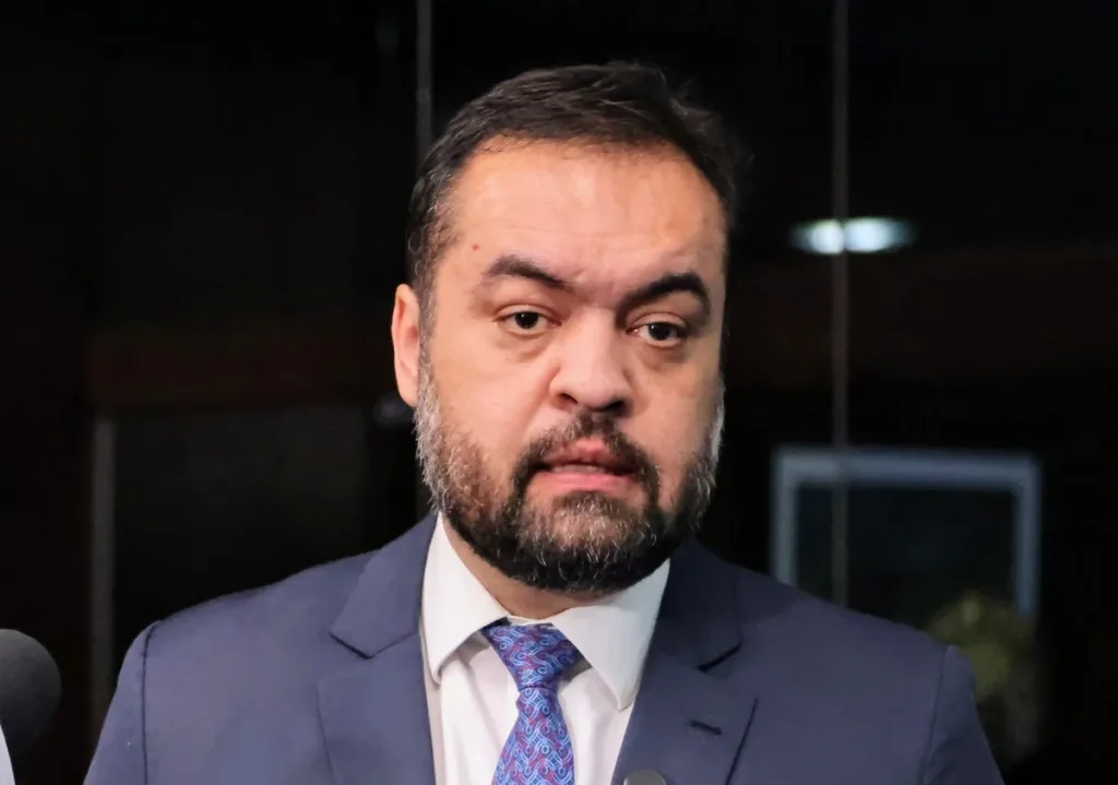 Saída de Cláudio Castro do Governo do RJ: O que Isso Significa? Saída de Cláudio Castro do Governo do RJ: O que Isso Significa?