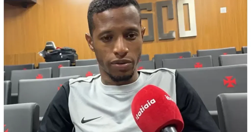 Tchê Tchê, do Vasco, clama por punições rigorosas contra o racismo no esporte Tchê Tchê, do Vasco, clama por punições rigorosas contra o racismo no esporte