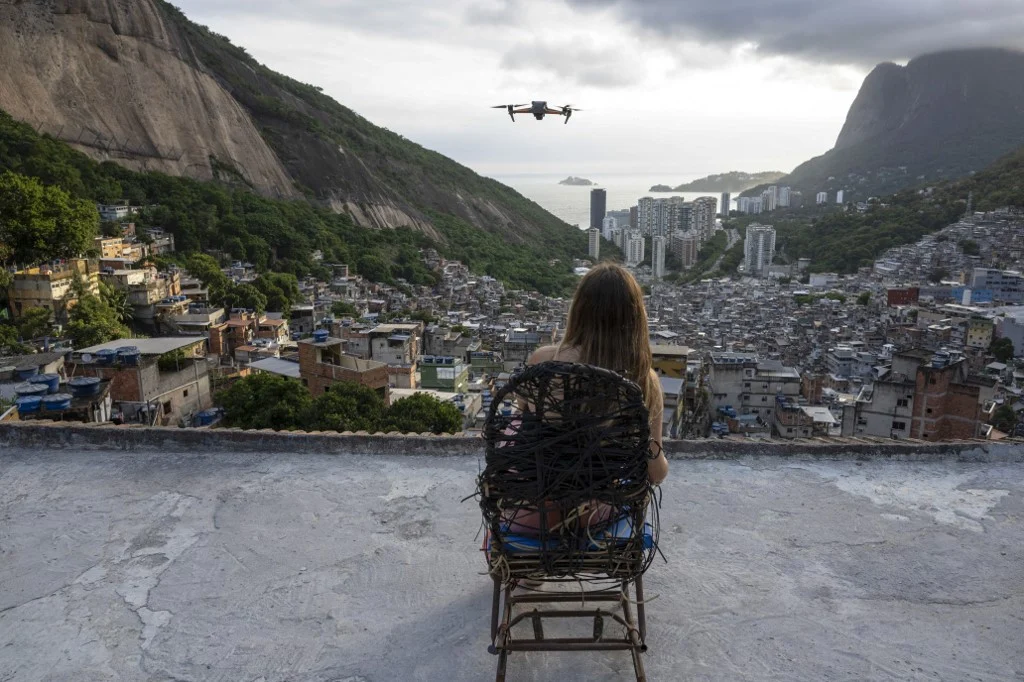 Turismo nas Favelas do Rio: O Debate Reaberto com Vídeos Aéreos