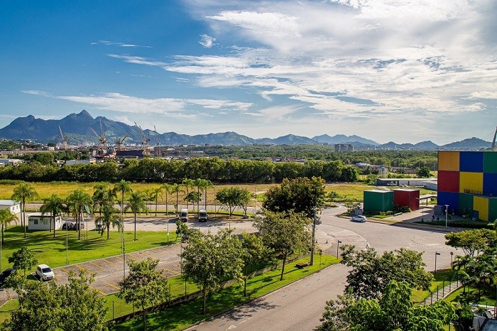 UFRJ é Honrada com o Mérito Ensino Superior no Prêmio Jovem Cientista
