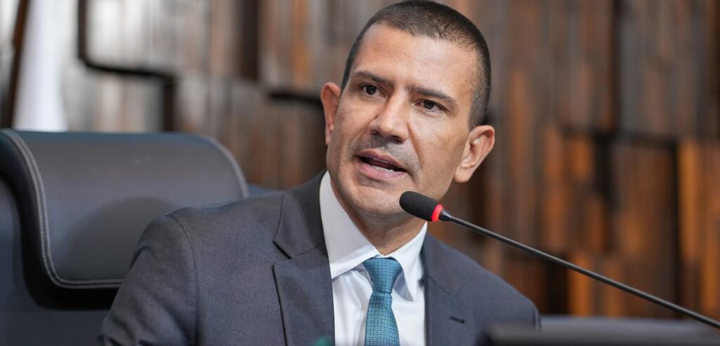 A Ascensão de Douglas Ruas e a Crise Política no Rio de Janeiro: Um Novo Capítulo Gonçalense