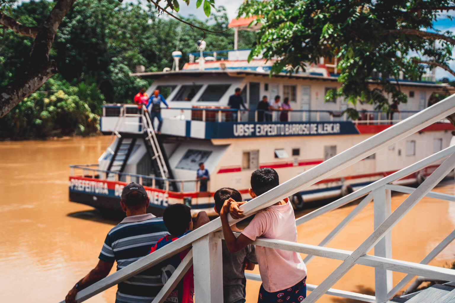 Adaptação das Políticas de Saúde às Comunidades Ribeirinhas no Amazonas é Essencial