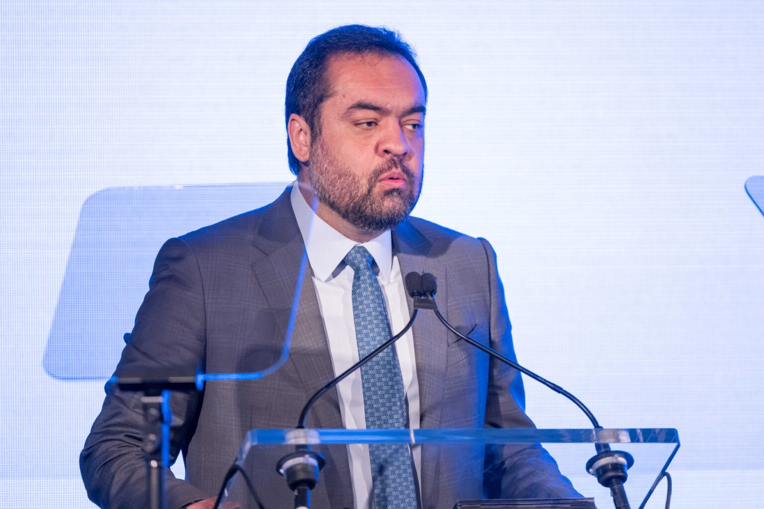 Cláudio Castro Contesta Inelegibilidade no TSE e Busca Anulação de Julgamento