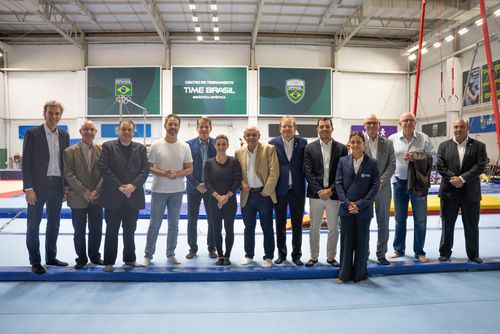 Comissão do Esporte da Câmara visita o CT do Time Brasil em encontro com o COB