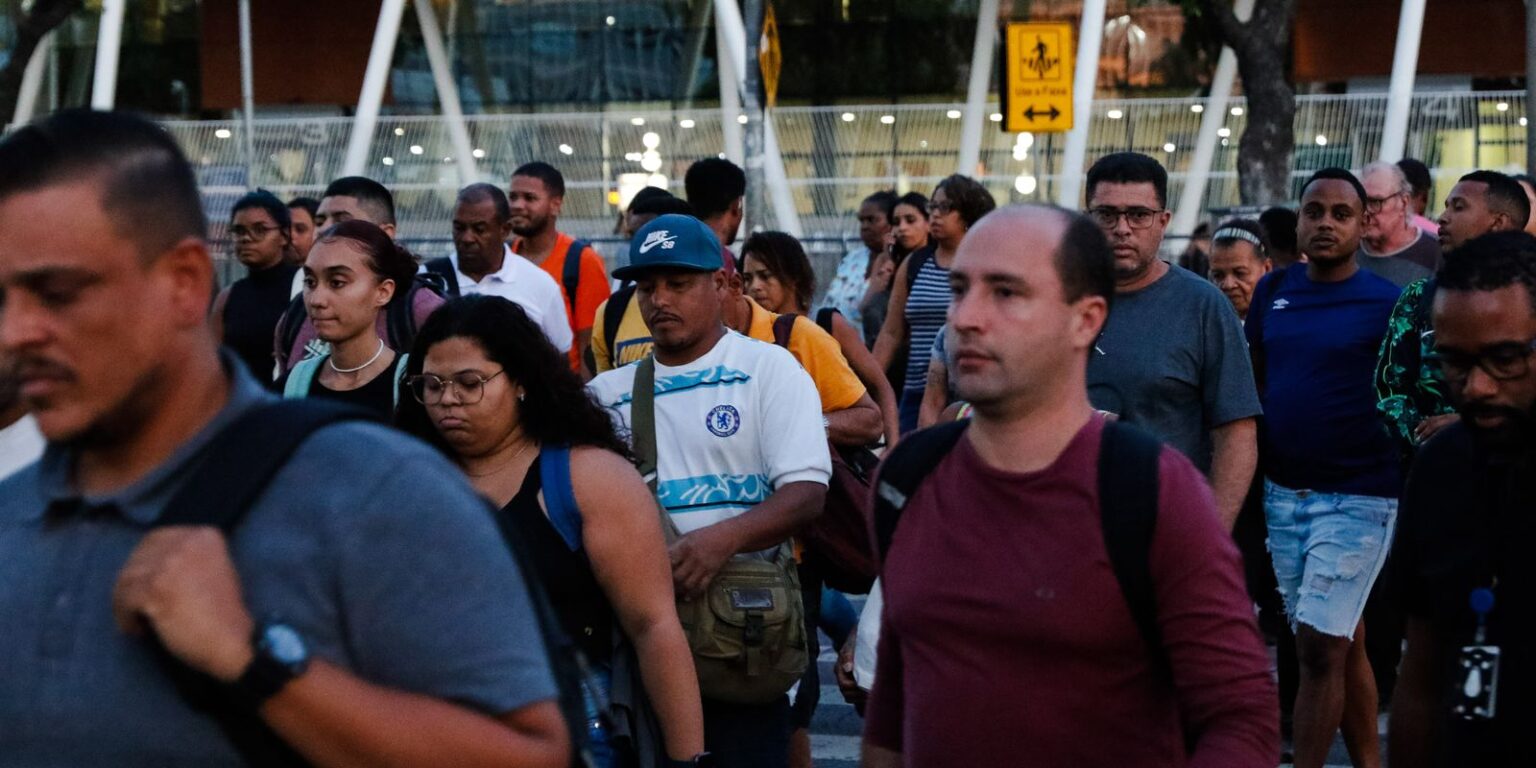 Desemprego no Primeiro Trimestre de 2026 Cai para 6,1%, Menor Taxa da História