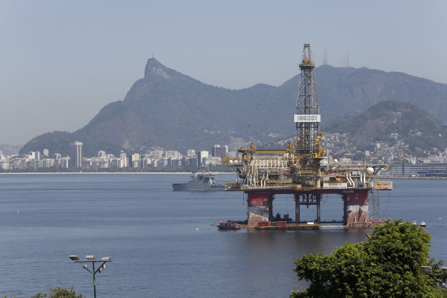 Entidades do Rio Alertam para Riscos na Redistribuição de Royalties do Petróleo