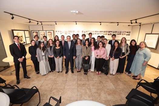 Estudantes de Direito do Rio de Janeiro Conhecem a Sede da OAB: Uma Experiência Transformadora Estudantes de Direito do Rio de Janeiro Conhecem a Sede da OAB: Uma Experiência Transformadora