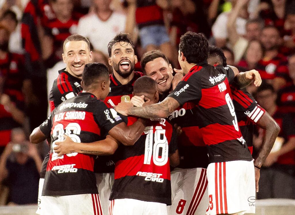 Flamengo conquista vitória sobre o Bahia e se mantém firme na vice-liderança do Brasileirão