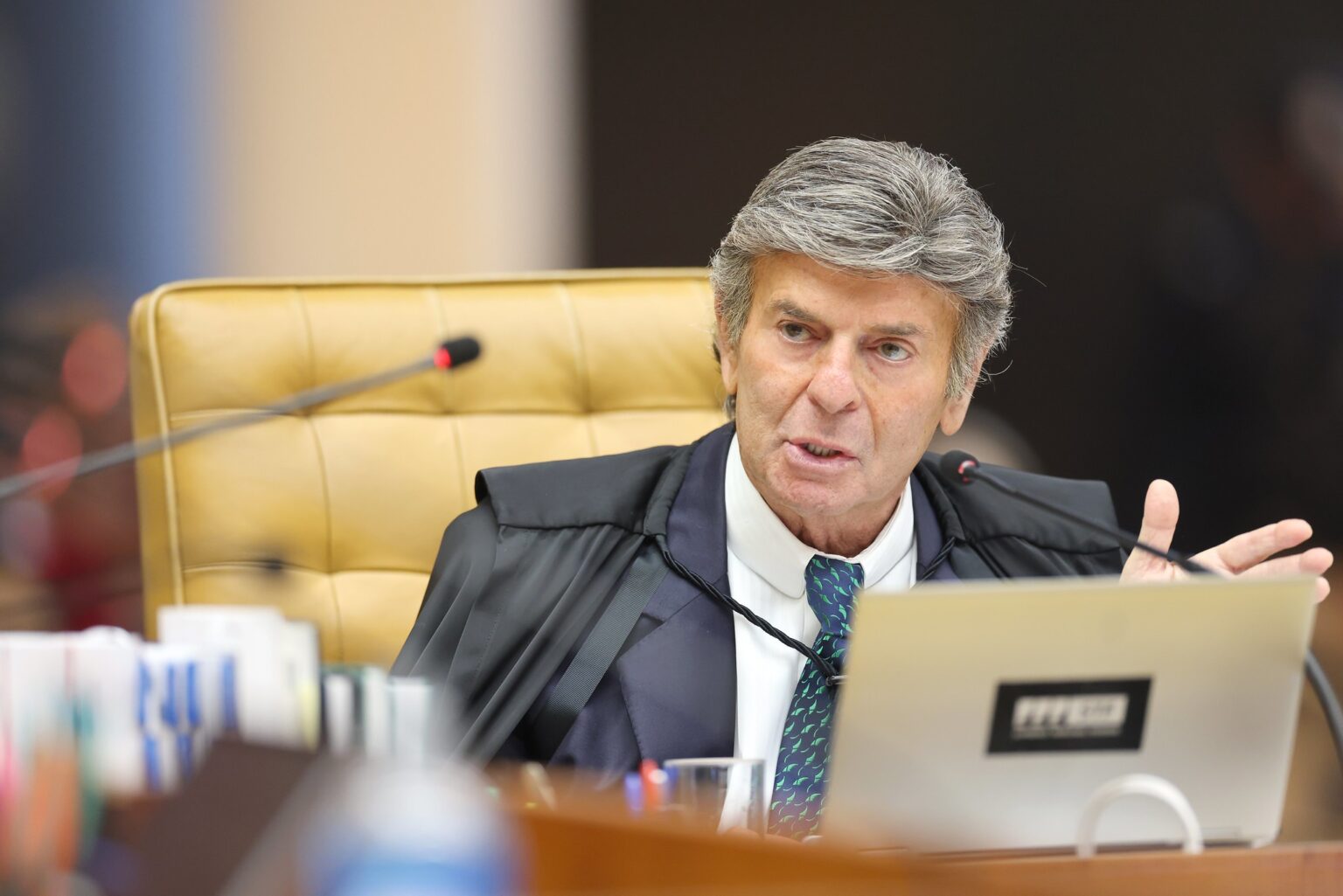 Flávio Dino Pede Vista em Julgamento Decisivo da Eleição para Governador do Rio de Janeiro