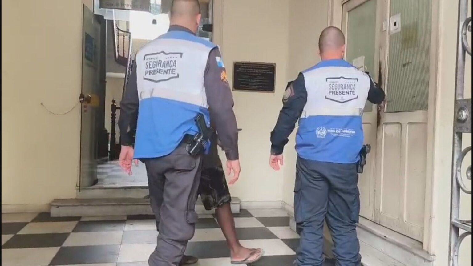 Foragido por Stalking e Ameaça Contra Ex é Capturado em Niterói, RJ