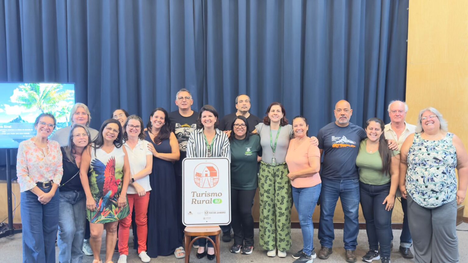 Fortalecendo o Turismo: Reunião em Teresópolis Reúne Guias e Ações Estruturais Fortalecendo o Turismo: Reunião em Teresópolis Reúne Guias e Ações Estruturais