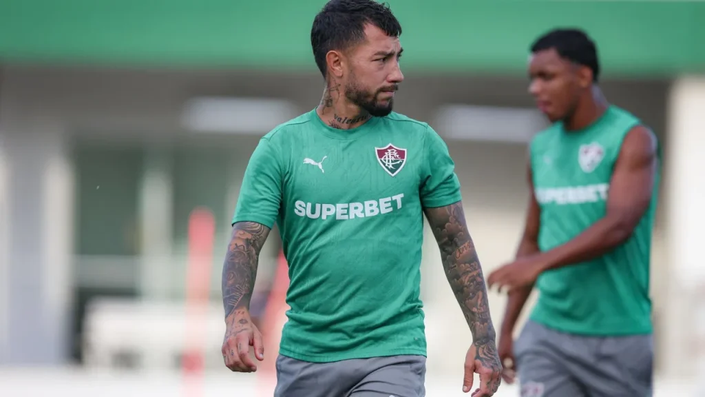 Lucho Acosta Desfalca Fluminense: Lesão Diagnóstica e Seus Impactos