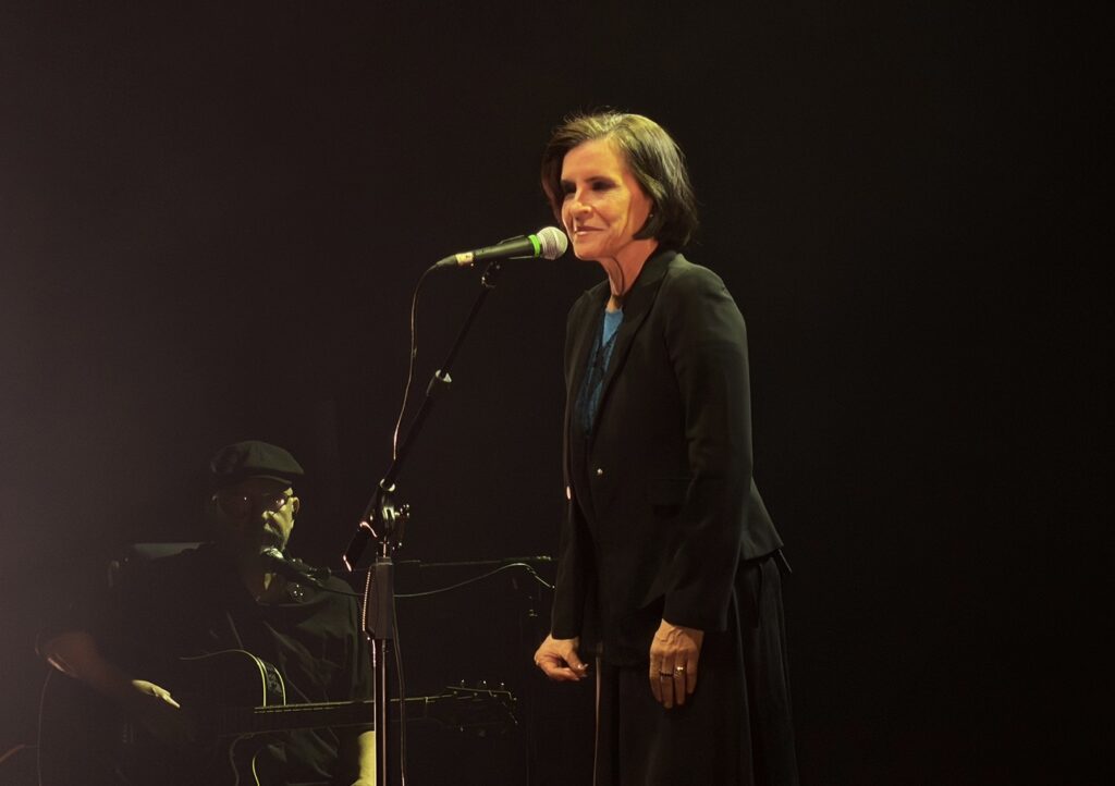 Marina Lima Comemora 70 Anos com Show Marcante e Novas Canções