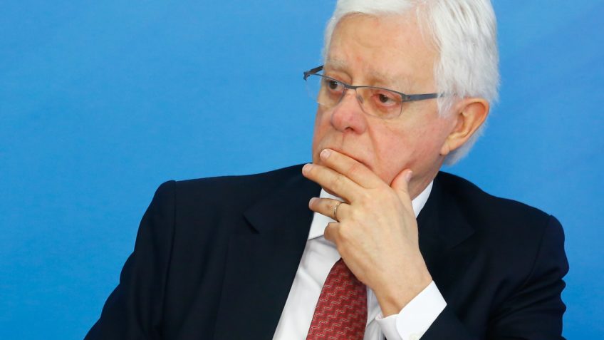 Moreira Franco Lança Livro Revelando os Bastidores da Política Brasileira