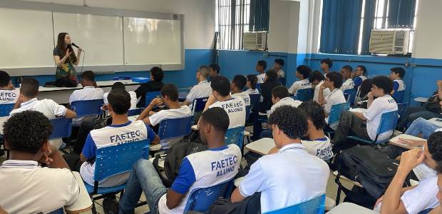 Programa ‘TRE Vai à Escola’ Impacta Quase 800 Alunos em Março