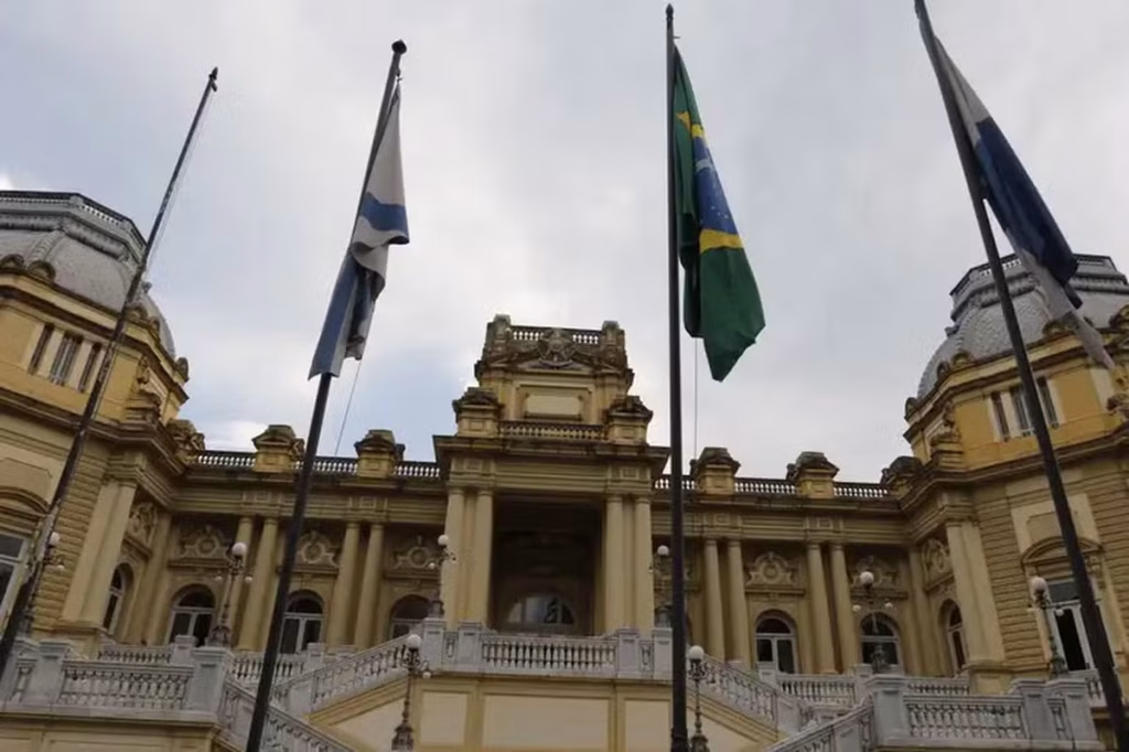 Ricardo Couto já exonera mais de 1,4 mil servidores no governo do RJ; auditorias podem resultar em n