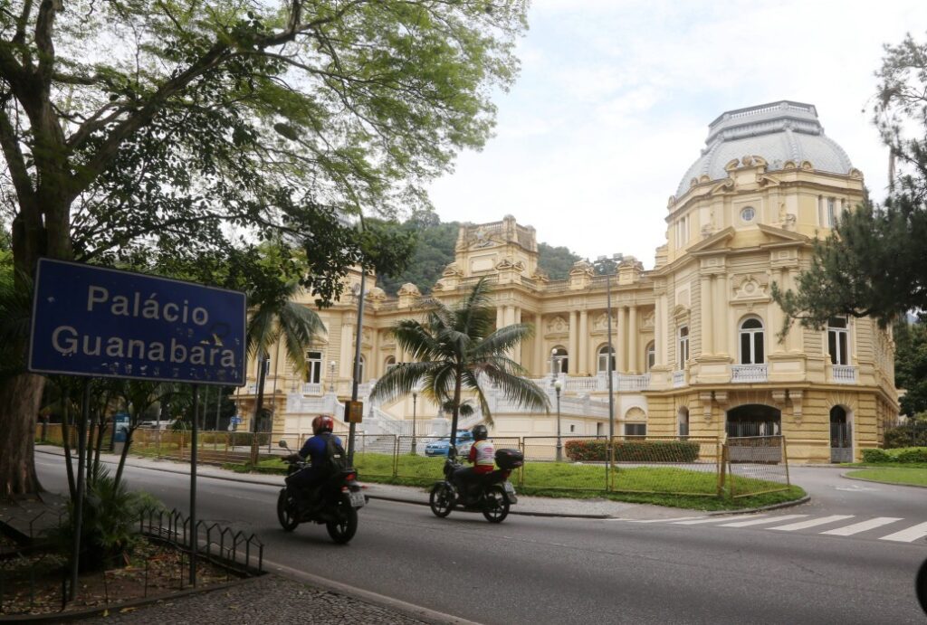 Rio de Janeiro em Crise: Desafio de Reconstrução e Estabilidade Institucional