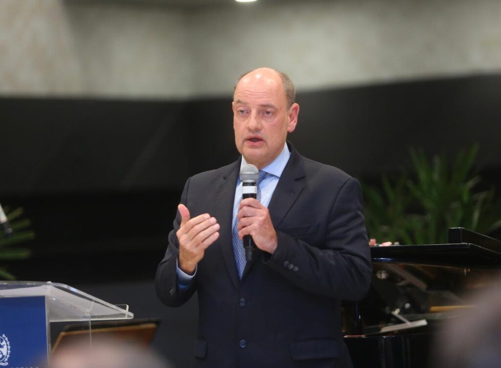 RJ: Governador Interino Ricardo Couto Impõe Limites e Exonera Servidores