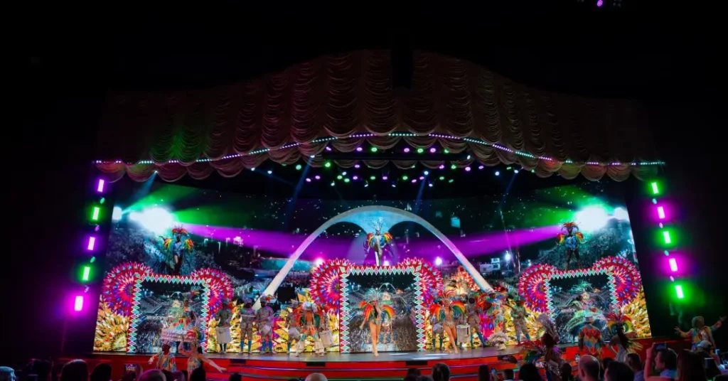 Roxy Dinner Show: Uma Experiência Imperdível no Coração do Rio de Janeiro