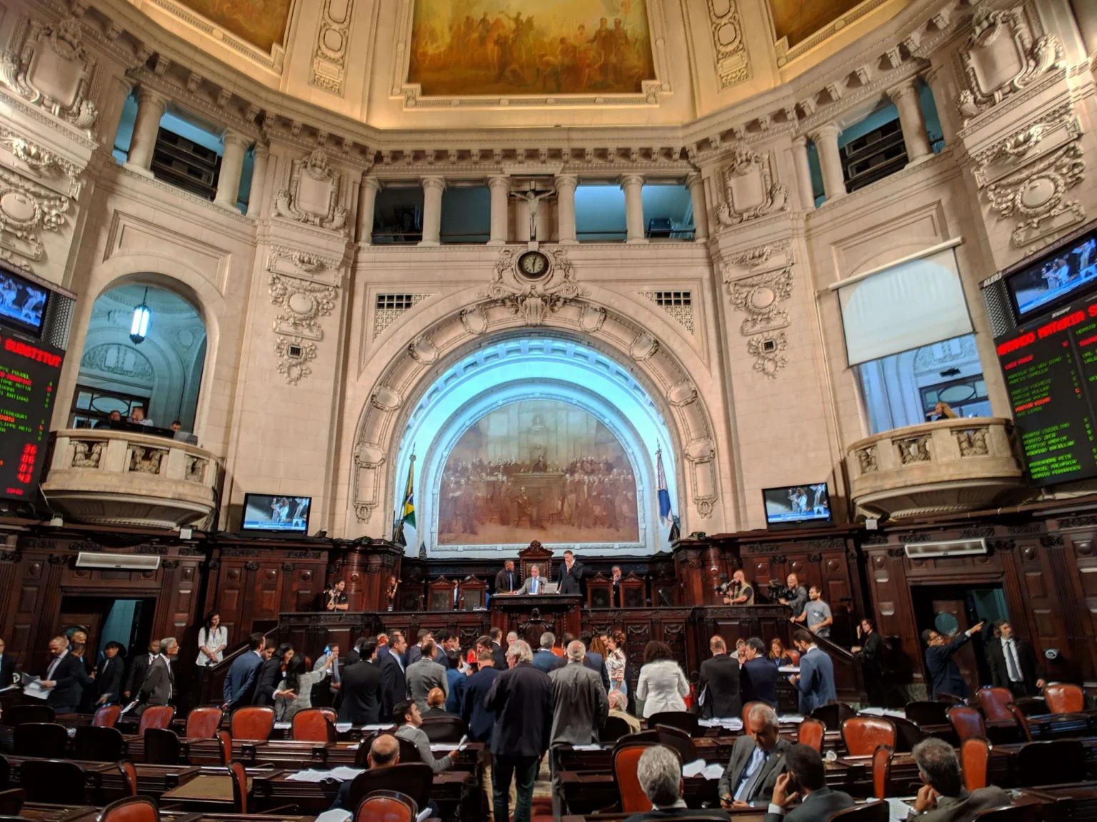 STF Decide Futuro da Eleição para Mandato-Tampão no RJ: Direta ou Indireta?