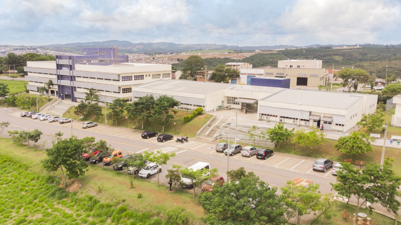 Unifal-MG Oferece Curso Gratuito de Filosofia Política em Varginha