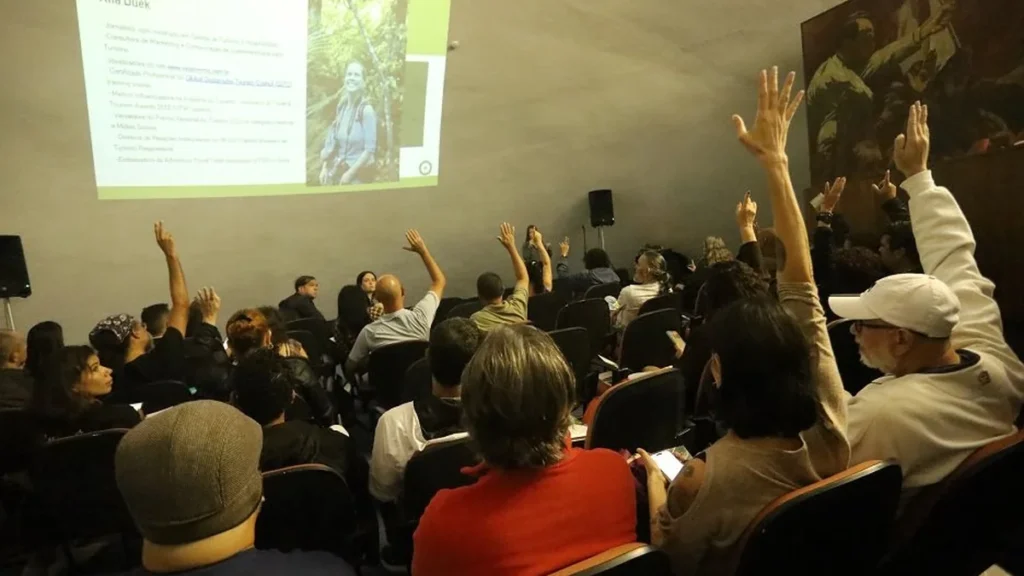 Turismo Sustentável: Temporada de Observação de Baleias em Niterói Atrai Mais de 2 Mil Visitantes