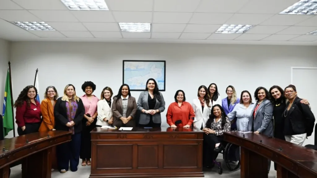 Búzios fortalece empreendedorismo feminino em reunião estadual no Rio