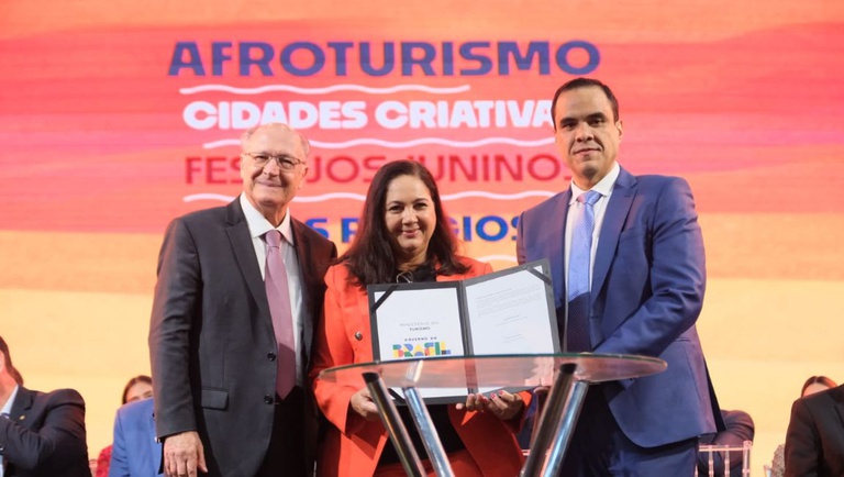 Acordo Entre Ministérios do Turismo e Comunicações Impulsiona Inclusão Digital em Destinos Turístico