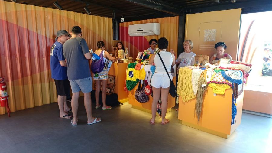 Artesanato Local Brilha no Evento "Todo Mundo no Rio" em Copacabana