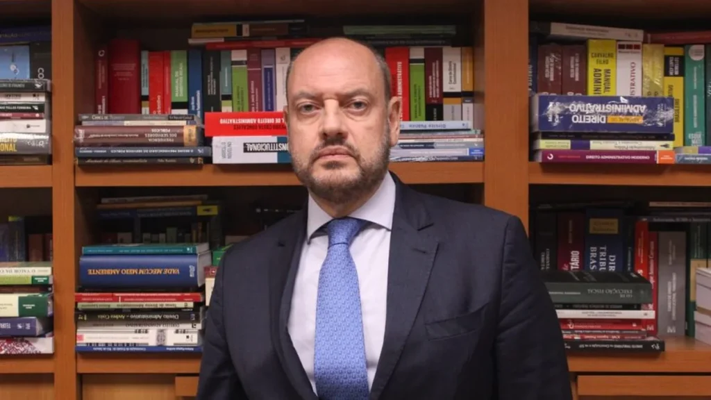 Lula apoia permanência do governador interino do Rio e critica milícias no Estado