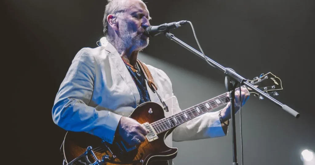 Men at Work: Banda Australiana Retorna ao Brasil com Sete Shows Imperdíveis