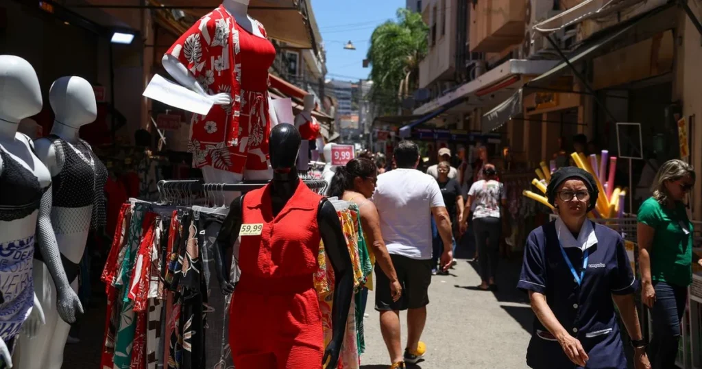 Novo Desenrola Brasil: Medidas contra o Endividamento Familiar em meio a Juros Elevados