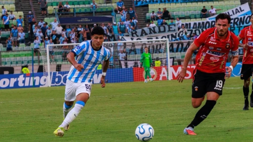 Racing x Caracas: saiba onde assistir ao vivo e confira escalações para duelo decisivo da Sul-Americ