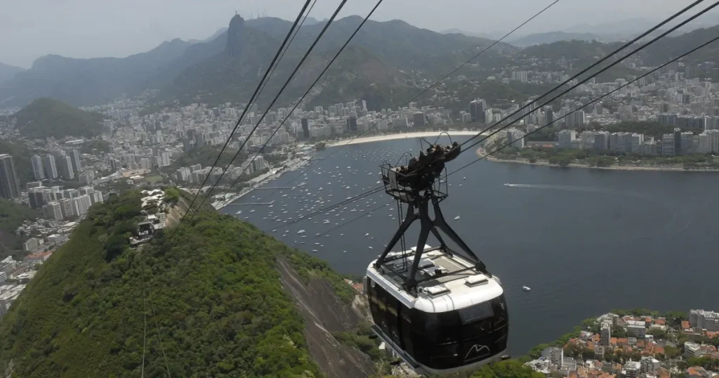Turismo no Brasil: 8 mil novos empregos em março de 2026 após crise