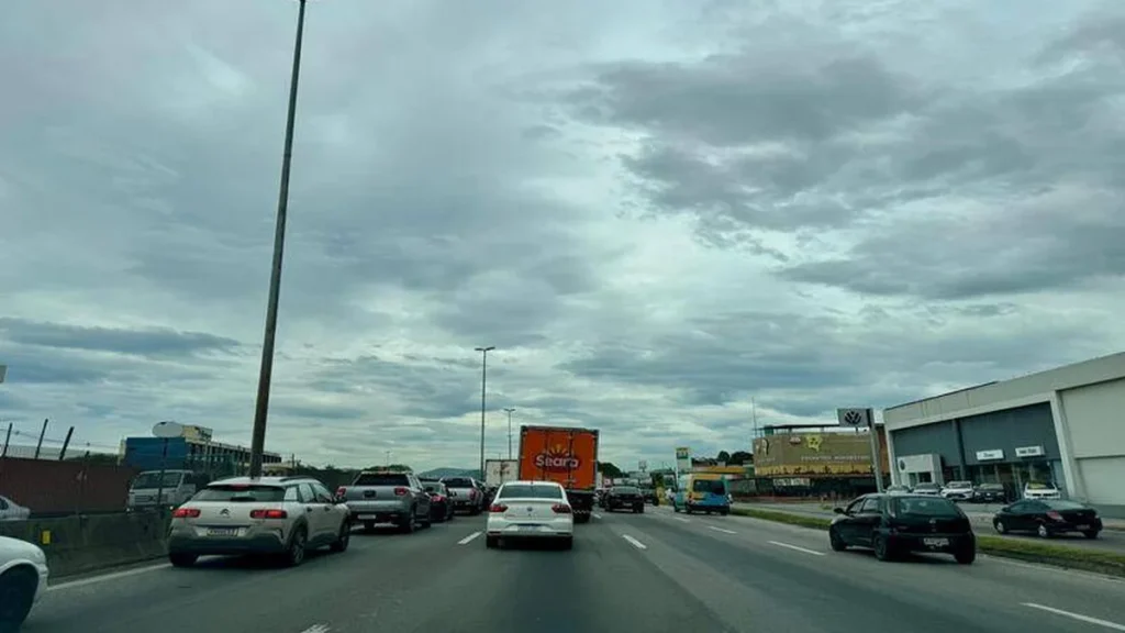 BR-040: Tráfego Retido em Duque de Caxias no Sentido Rio de Janeiro