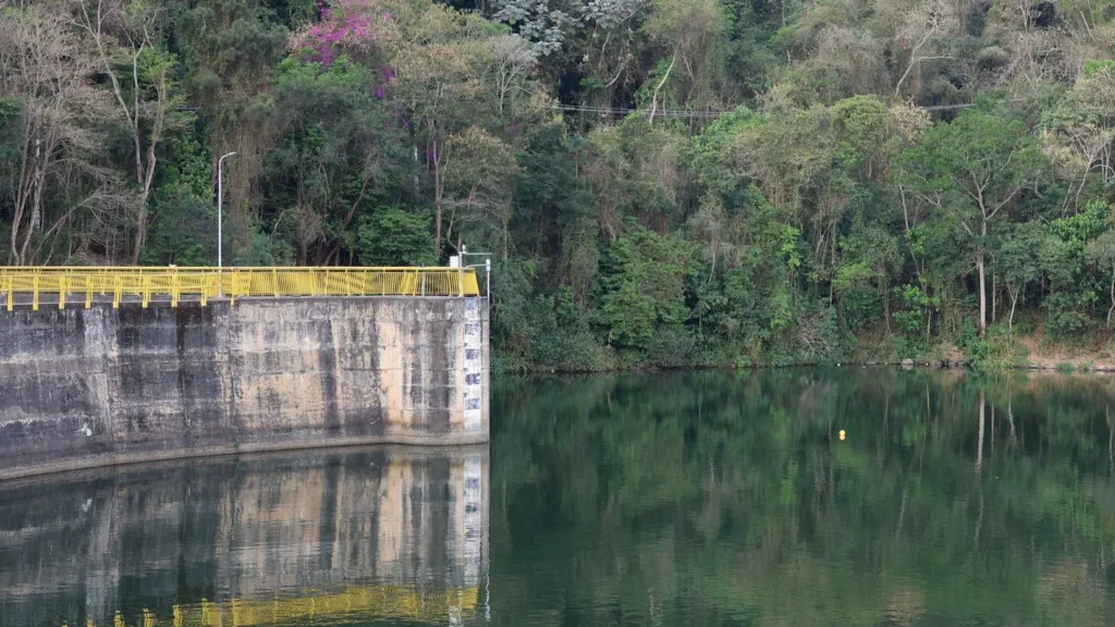 São Paulo amplia captação de água na bacia que abastece o Rio de Janeiro para reforçar Cantareira