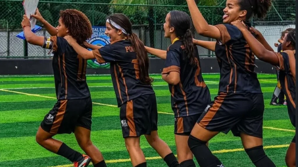 Projeto Por Elas conquista título inédito e fortalece futebol feminino em Belford Roxo